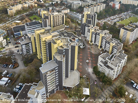 07.12.2022 - Marx-Zentrum, Studentenwohnheim und Wohnanlage Karl-Marx-Ring 52-62 und KMR 53-57c