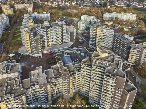 07.12.2022 - Marx-Zentrum, Studentenwohnheim und Wohnanlage Karl-Marx-Ring 52-62 und KMR 53-57c