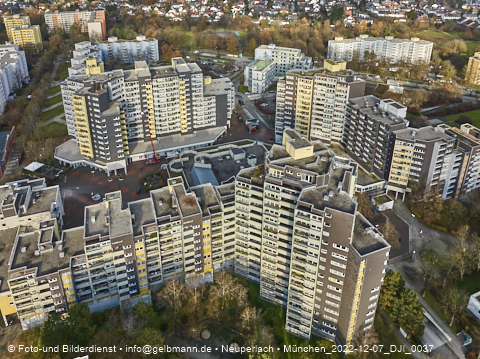 07.12.2022 - Marx-Zentrum, Studentenwohnheim und Wohnanlage Karl-Marx-Ring 52-62 und KMR 53-57c