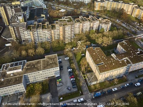 07.12.2022 - Marx-Zentrum, Studentenwohnheim und Wohnanlage Karl-Marx-Ring 52-62 und KMR 53-57c