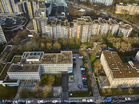 07.12.2022 - Marx-Zentrum, Studentenwohnheim und Wohnanlage Karl-Marx-Ring 52-62 und KMR 53-57c