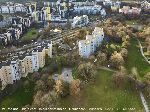 07.12.2022 - Marx-Zentrum, Studentenwohnheim und Wohnanlage Karl-Marx-Ring 52-62 und KMR 53-57c