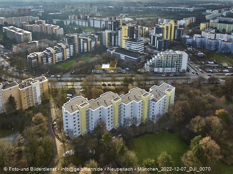 07.12.2022 - Marx-Zentrum, Studentenwohnheim und Wohnanlage Karl-Marx-Ring 52-62 und KMR 53-57c