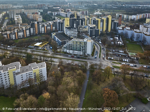 07.12.2022 - Marx-Zentrum, Studentenwohnheim und Wohnanlage Karl-Marx-Ring 52-62 und KMR 53-57c
