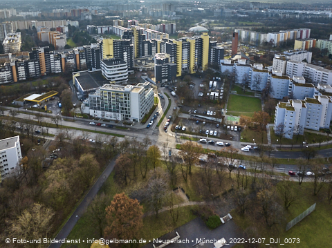 07.12.2022 - Marx-Zentrum, Studentenwohnheim und Wohnanlage Karl-Marx-Ring 52-62 und KMR 53-57c