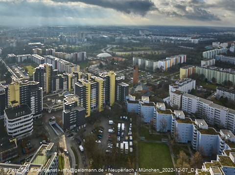 07.12.2022 - Marx-Zentrum, Studentenwohnheim und Wohnanlage Karl-Marx-Ring 52-62 und KMR 53-57c