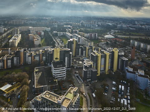 07.12.2022 - Marx-Zentrum, Studentenwohnheim und Wohnanlage Karl-Marx-Ring 52-62 und KMR 53-57c