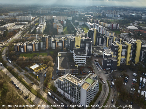 07.12.2022 - Marx-Zentrum, Studentenwohnheim und Wohnanlage Karl-Marx-Ring 52-62 und KMR 53-57c