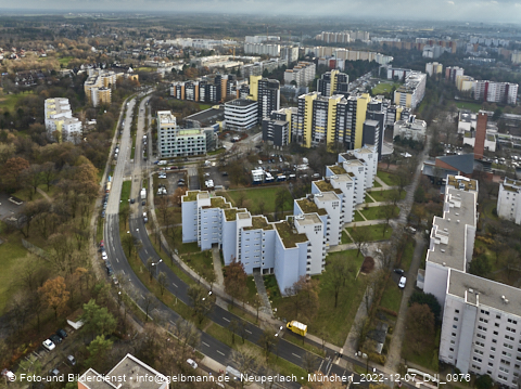 07.12.2022 - Marx-Zentrum, Studentenwohnheim und Wohnanlage Karl-Marx-Ring 52-62 und KMR 53-57c