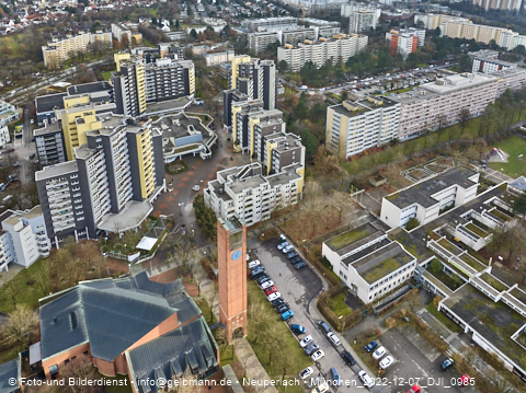 07.12.2022 - Marx-Zentrum, Studentenwohnheim und Wohnanlage Karl-Marx-Ring 52-62 und KMR 53-57c