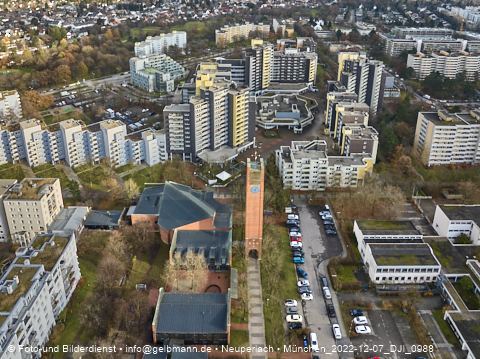 07.12.2022 - Marx-Zentrum, Studentenwohnheim und Wohnanlage Karl-Marx-Ring 52-62 und KMR 53-57c