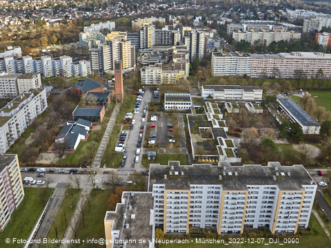 07.12.2022 - Marx-Zentrum, Studentenwohnheim und Wohnanlage Karl-Marx-Ring 52-62 und KMR 53-57c