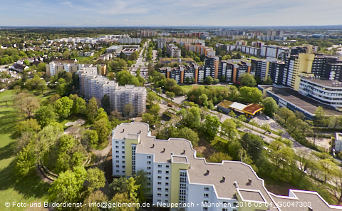 04.05.2023 - Marx-Zentrum, Studentenwohnheim, Wohnanlage Karl-Marx-Ring 52-62, KMR 53-57c Umgebung