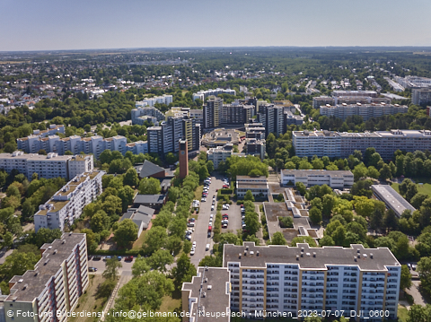 07.07.2023 - Marx-Zentrum, Studentenwohnheim, Wohnanlage Karl-Marx-Ring 52-62, KMR 53-57c Umgebung