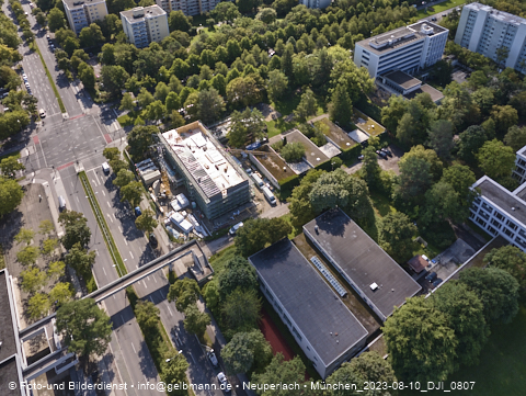 10.08.2023 - Marx-Zentrum, Studentenwohnheim, Wohnanlage Karl-Marx-Ring 52-62, KMR 53-57c Umgebung