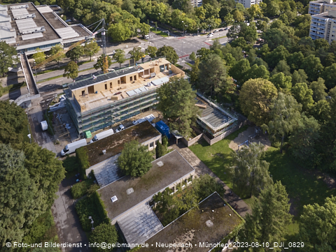 10.08.2023 - Marx-Zentrum, Studentenwohnheim, Wohnanlage Karl-Marx-Ring 52-62, KMR 53-57c Umgebung