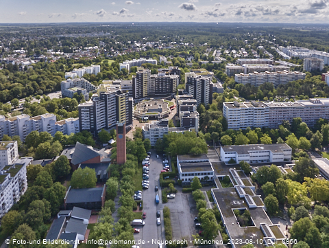 10.08.2023 - Marx-Zentrum, Studentenwohnheim, Wohnanlage Karl-Marx-Ring 52-62, KMR 53-57c Umgebung