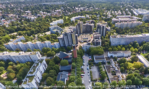 10.08.2023 - Marx-Zentrum, Studentenwohnheim, Wohnanlage Karl-Marx-Ring 52-62, KMR 53-57c Umgebung
