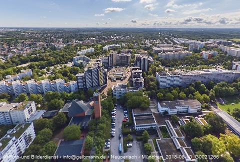10.08.2023 - Marx-Zentrum, Studentenwohnheim, Wohnanlage Karl-Marx-Ring 52-62, KMR 53-57c Umgebung