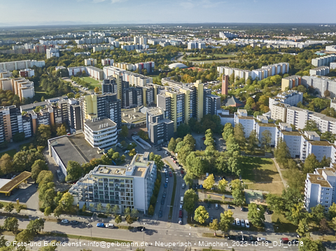 13.10.2023 - Karl-Marx-Ring 52-62 und Marx-Zentrum mit Umgebung in Neuperlach