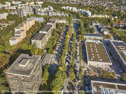 13.10.2023 - Karl-Marx-Ring 52-62 und Marx-Zentrum mit Umgebung in Neuperlach