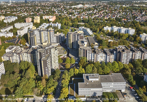 13.10.2023 - Karl-Marx-Ring 52-62 und Marx-Zentrum mit Umgebung in Neuperlach