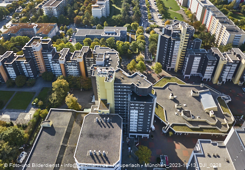 13.10.2023 - Karl-Marx-Ring 52-62 und Marx-Zentrum mit Umgebung in Neuperlach