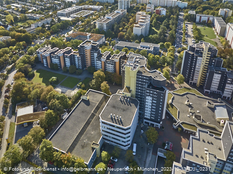 13.10.2023 - Karl-Marx-Ring 52-62 und Marx-Zentrum mit Umgebung in Neuperlach