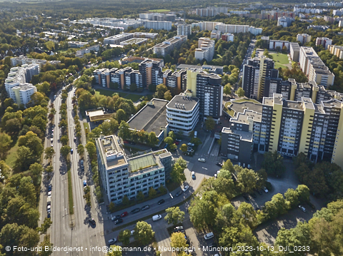 13.10.2023 - Karl-Marx-Ring 52-62 und Marx-Zentrum mit Umgebung in Neuperlach
