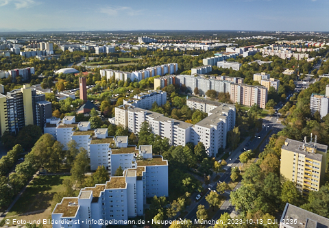 13.10.2023 - Karl-Marx-Ring 52-62 und Marx-Zentrum mit Umgebung in Neuperlach