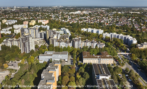 13.10.2023 - Karl-Marx-Ring 52-62 und Marx-Zentrum mit Umgebung in Neuperlach