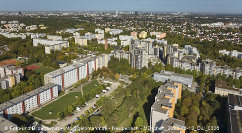 13.10.2023 - Karl-Marx-Ring 52-62 und Marx-Zentrum mit Umgebung in Neuperlach