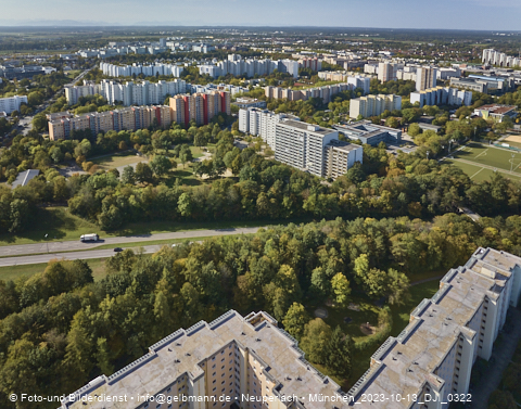 13.10.2023 - Karl-Marx-Ring 52-62 und Marx-Zentrum mit Umgebung in Neuperlach