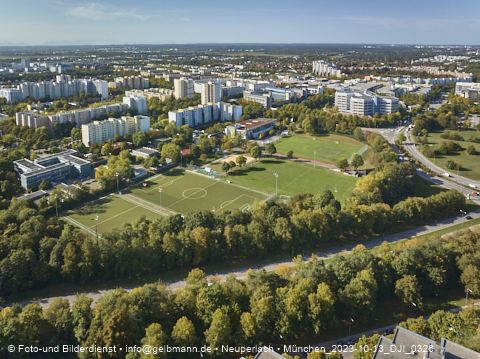 13.10.2023 - Karl-Marx-Ring 52-62 und Marx-Zentrum mit Umgebung in Neuperlach