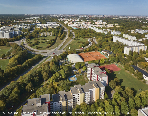 13.10.2023 - Karl-Marx-Ring 52-62 und Marx-Zentrum mit Umgebung in Neuperlach