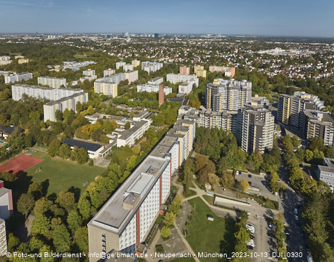13.10.2023 - Karl-Marx-Ring 52-62 und Marx-Zentrum mit Umgebung in Neuperlach