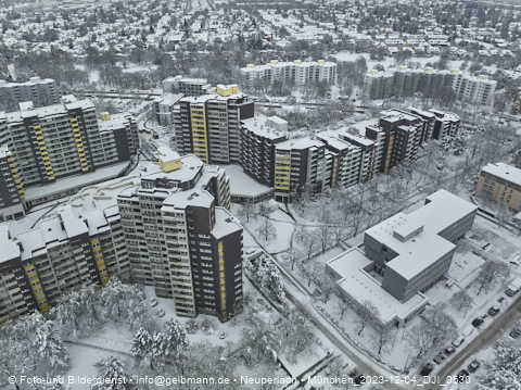 04.12.2023 - Marx-Zentrum, Studentenwohnheim und Wohnanlage Karl-Marx-Ring 52-62 und KMR 53-57c