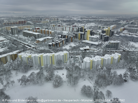 04.12.2023 - Marx-Zentrum, Studentenwohnheim und Wohnanlage Karl-Marx-Ring 52-62 und KMR 53-57c