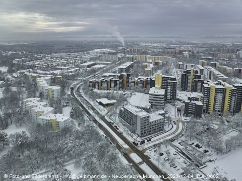 04.12.2023 - Marx-Zentrum, Studentenwohnheim und Wohnanlage Karl-Marx-Ring 52-62 und KMR 53-57c