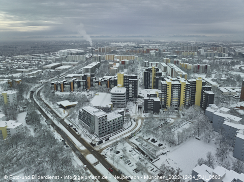 04.12.2023 - Marx-Zentrum, Studentenwohnheim und Wohnanlage Karl-Marx-Ring 52-62 und KMR 53-57c