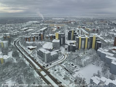 04.12.2023 - Marx-Zentrum, Studentenwohnheim und Wohnanlage Karl-Marx-Ring 52-62 und KMR 53-57c