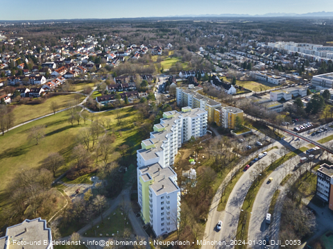 30.01.2024 - Marx-Zentrum, Studentenwohnheim und Wohnanlage Karl-Marx-Ring 52-62 und KMR 53-57c