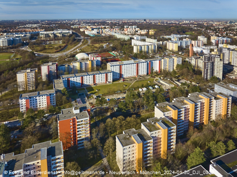 30.01.2024 - Marx-Zentrum, Studentenwohnheim und Wohnanlage Karl-Marx-Ring 52-62 und KMR 53-57c