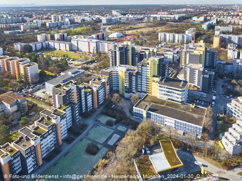 30.01.2024 - Marx-Zentrum, Studentenwohnheim und Wohnanlage Karl-Marx-Ring 52-62 und KMR 53-57c