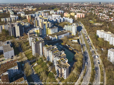 30.01.2024 - Marx-Zentrum, Studentenwohnheim und Wohnanlage Karl-Marx-Ring 52-62 und KMR 53-57c