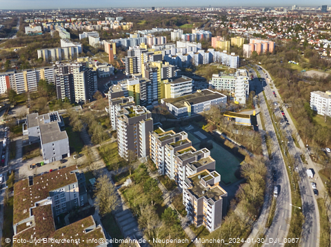 30.01.2024 - Marx-Zentrum, Studentenwohnheim und Wohnanlage Karl-Marx-Ring 52-62 und KMR 53-57c