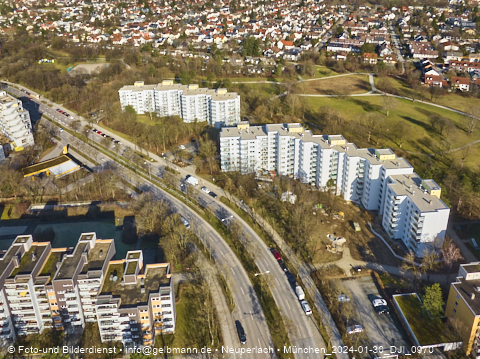 30.01.2024 - Marx-Zentrum, Studentenwohnheim und Wohnanlage Karl-Marx-Ring 52-62 und KMR 53-57c