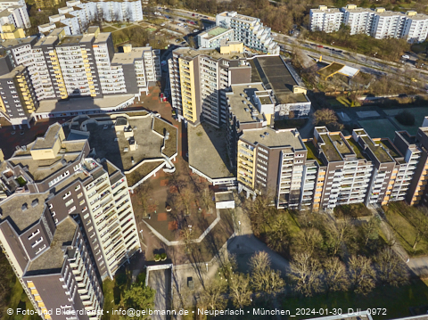 30.01.2024 - Marx-Zentrum, Studentenwohnheim und Wohnanlage Karl-Marx-Ring 52-62 und KMR 53-57c