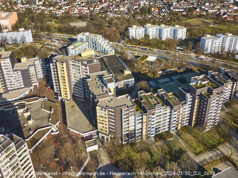 30.01.2024 - Marx-Zentrum, Studentenwohnheim und Wohnanlage Karl-Marx-Ring 52-62 und KMR 53-57c