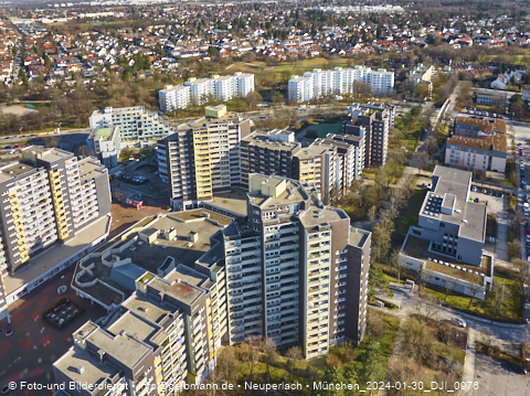 30.01.2024 - Marx-Zentrum, Studentenwohnheim und Wohnanlage Karl-Marx-Ring 52-62 und KMR 53-57c